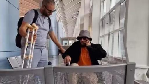 在米体：本纳塞尔坐轮椅乘坐飞机返回米兰，周三对伤势进行全面检查